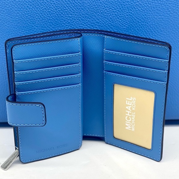 Michael Kors Medium Saffiano Leather
Wallet South Pacific - Picture 5 of 9